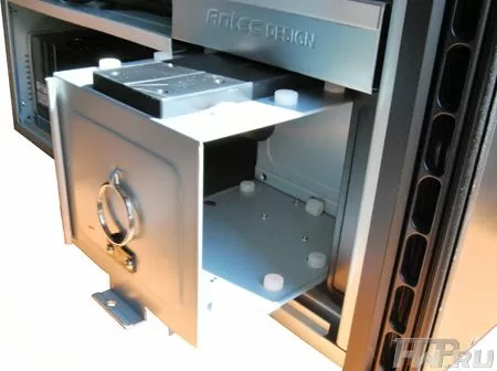 Корпус Antec P183
