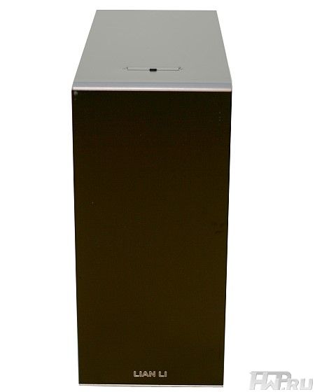 Вид спереди на корпус Lian Li PC-B10