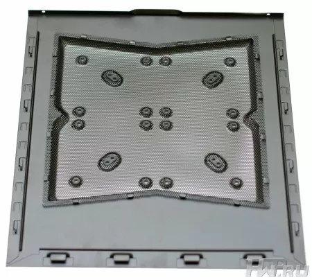 Дизайн корпуса Xigmatek Utgard