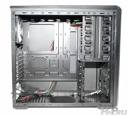 Корпус Zalman Z9 - внутреннее пространство
