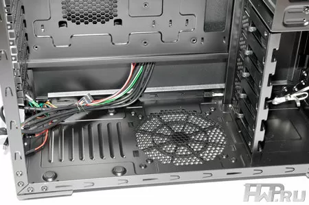 Корпус Zalman Z9 - место для установки блока питания