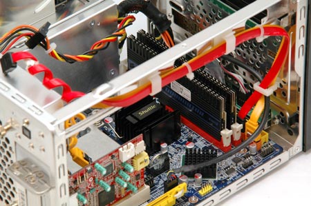 ���������� ������������ barebone ��������� Shuttle SG33G5M