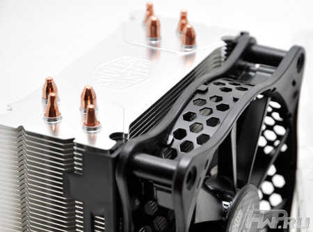 Отверстия в вентиляторе Cooler Master Дед Мороз