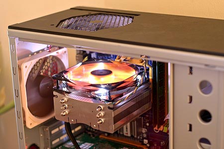 ��������� ������ Xigmatek Red Scorpion � Antec P182