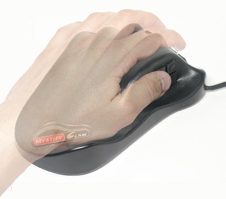 Положение руки на Terratec Mystify Claw