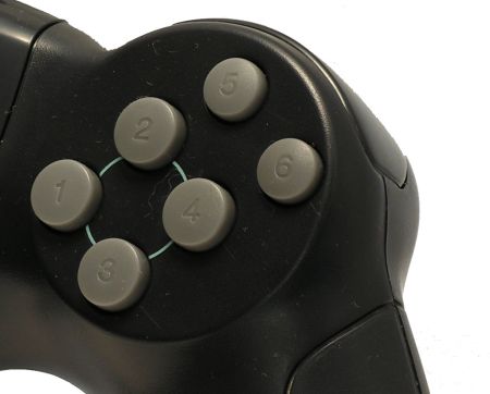����� �������� Saitek P220