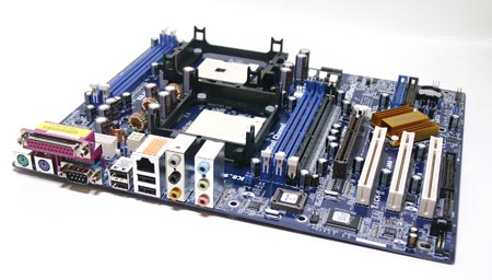 Материнская плата ASRock K8 Combo-Z - порты на задней панельке