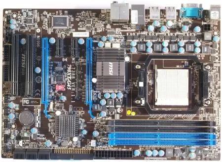 Внешний вид материнской платы MSI 790XG-G45