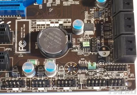 Внешний вид материнской платы MSI 790XG-G45