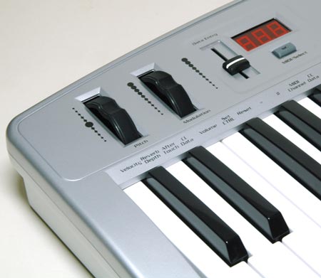 MIDI ���������� M-Audio Oxygen 8