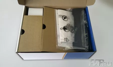 Упаковка IP-телефона snom 320