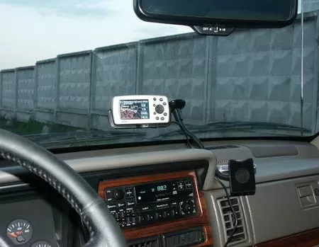 GPS-навигатор Garmin Quest