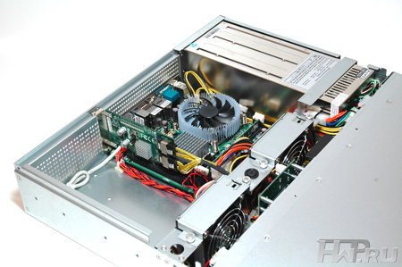 СХД ProWare Epica EN-2800A-CM-R - внутреннее пространство