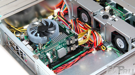 СХД ProWare Epica EN-2800A-CM-R - внутреннее пространство