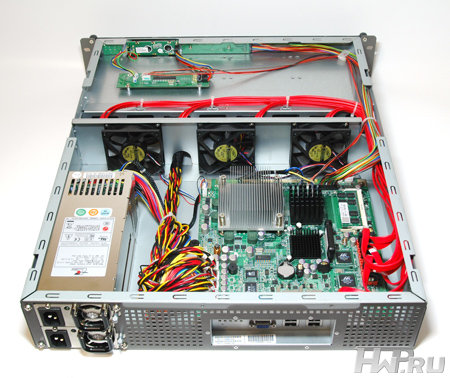 СХД QNAP TS809U-RP - внутреннее пространство