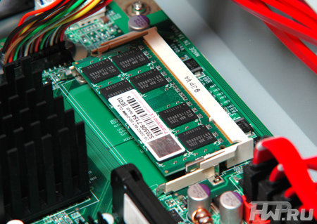 СХД QNAP TS809U-RP - модуль памяти