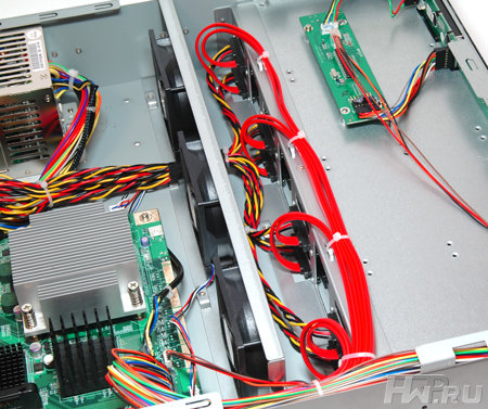СХД QNAP TS809U-RP - подключение винчестеров