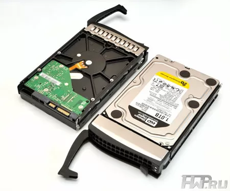 Лотки с винчестерами NAS NetGear ReadyNAS 3200