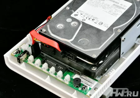 QNAP TS-212 Pro внутри