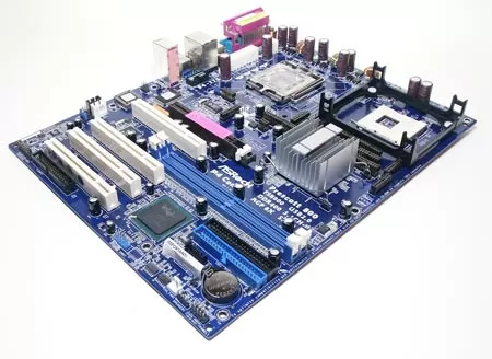 Слоты ASRock P4 Combo