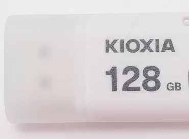 KIOXIA TransMemory U301 – удобная флешка с быстрым чтением